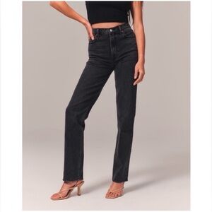NWT Abercrombie & Fitch Curve Love Ultra High Rise 90s
Straight Jean. Size 27S